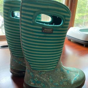 Girls bog boots